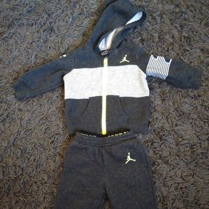 Baby's sweatsuit